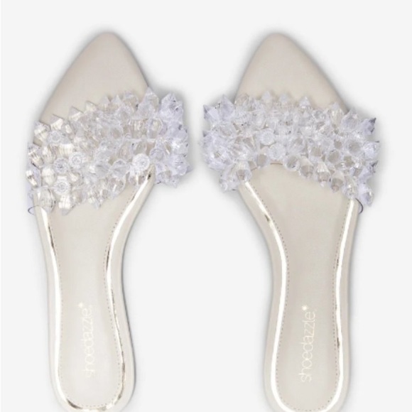 Sz 7.5 In The Spotlight Embellished Flat White Sandals NIB - Picture 4 of 6